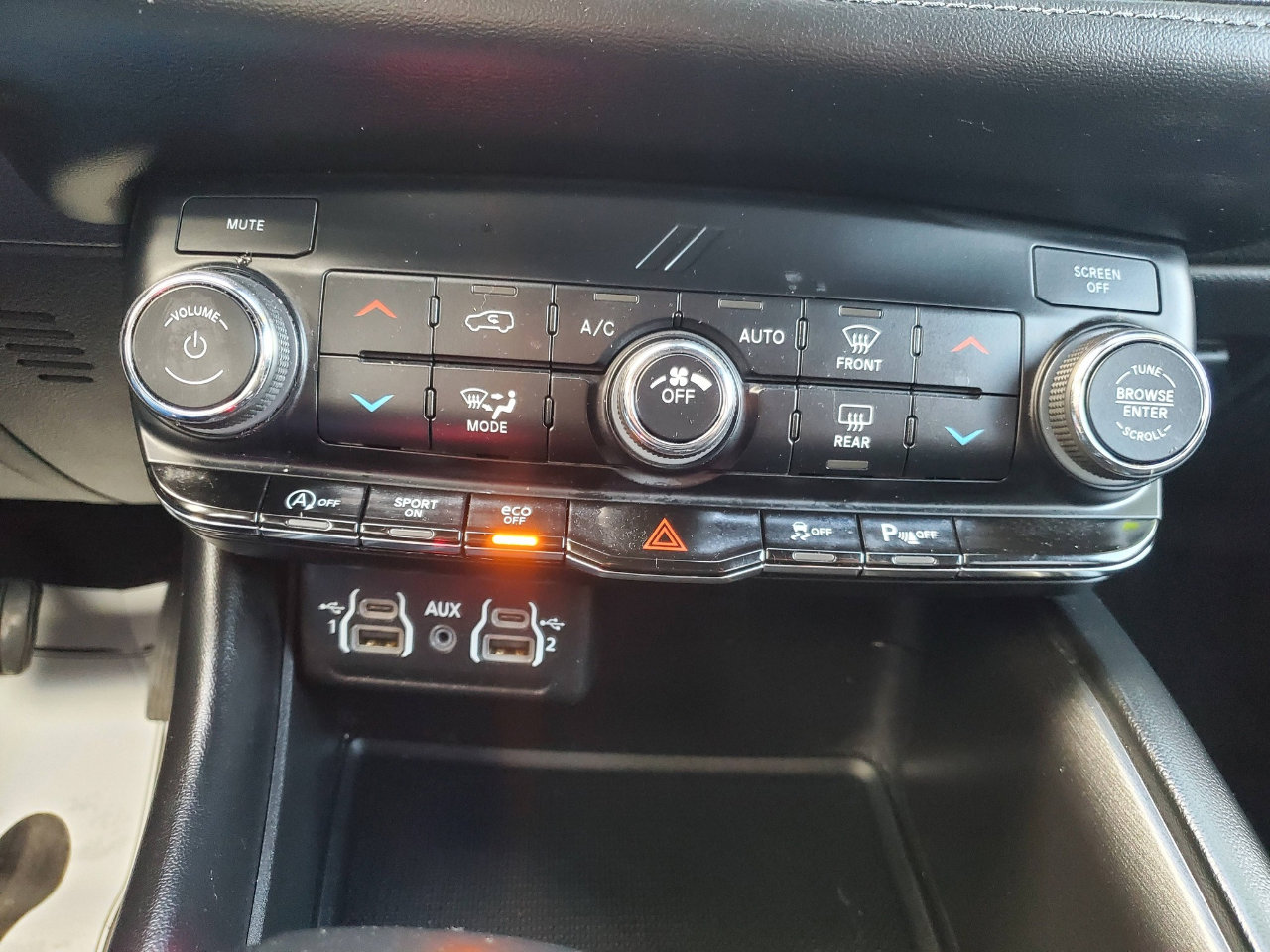 Used 2022 Dodge Durango SXT w/ Blacktop Package image 11