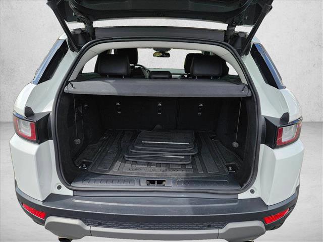 Used 2019 Land Rover Range Rover Evoque SE Premium image 6