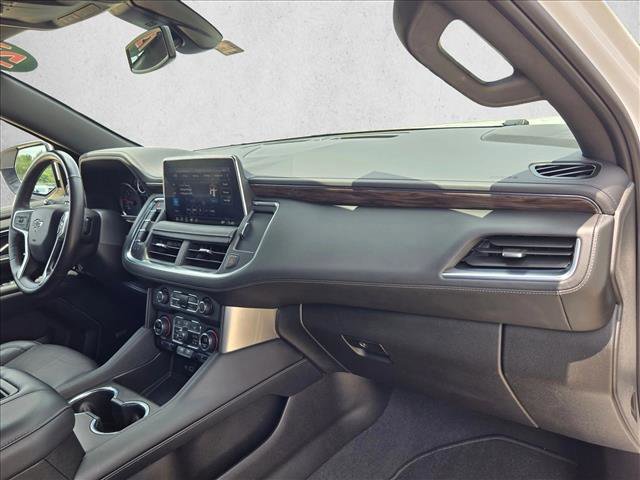 Used 2021 Chevrolet Tahoe Z71 w/ Luxury Package AWD/4WD image 20