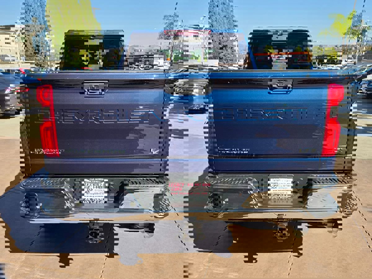 Used 2020 Chevrolet Silverado 2500 LTZ w/ LTZ Premium Package image 12