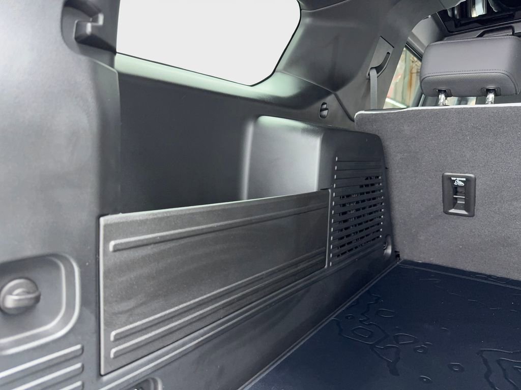 Used 2025 GMC Hummer EV 2X image 19