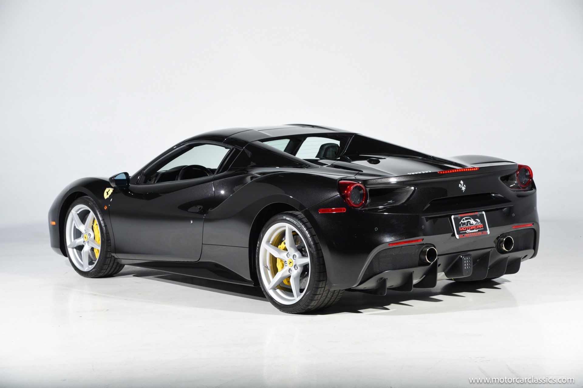 Used 2016 Ferrari 488 Spider RWD image 5