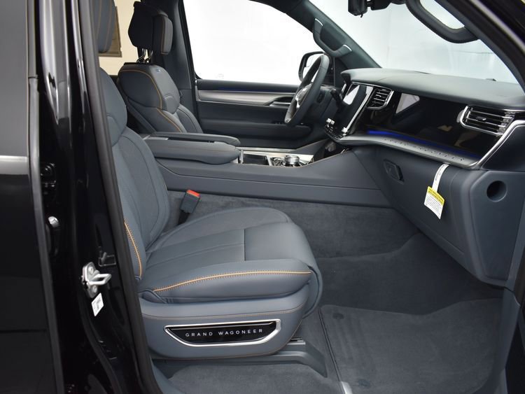 Used 2023 Jeep Grand Wagoneer L Series II w/ Premium Group II image 20