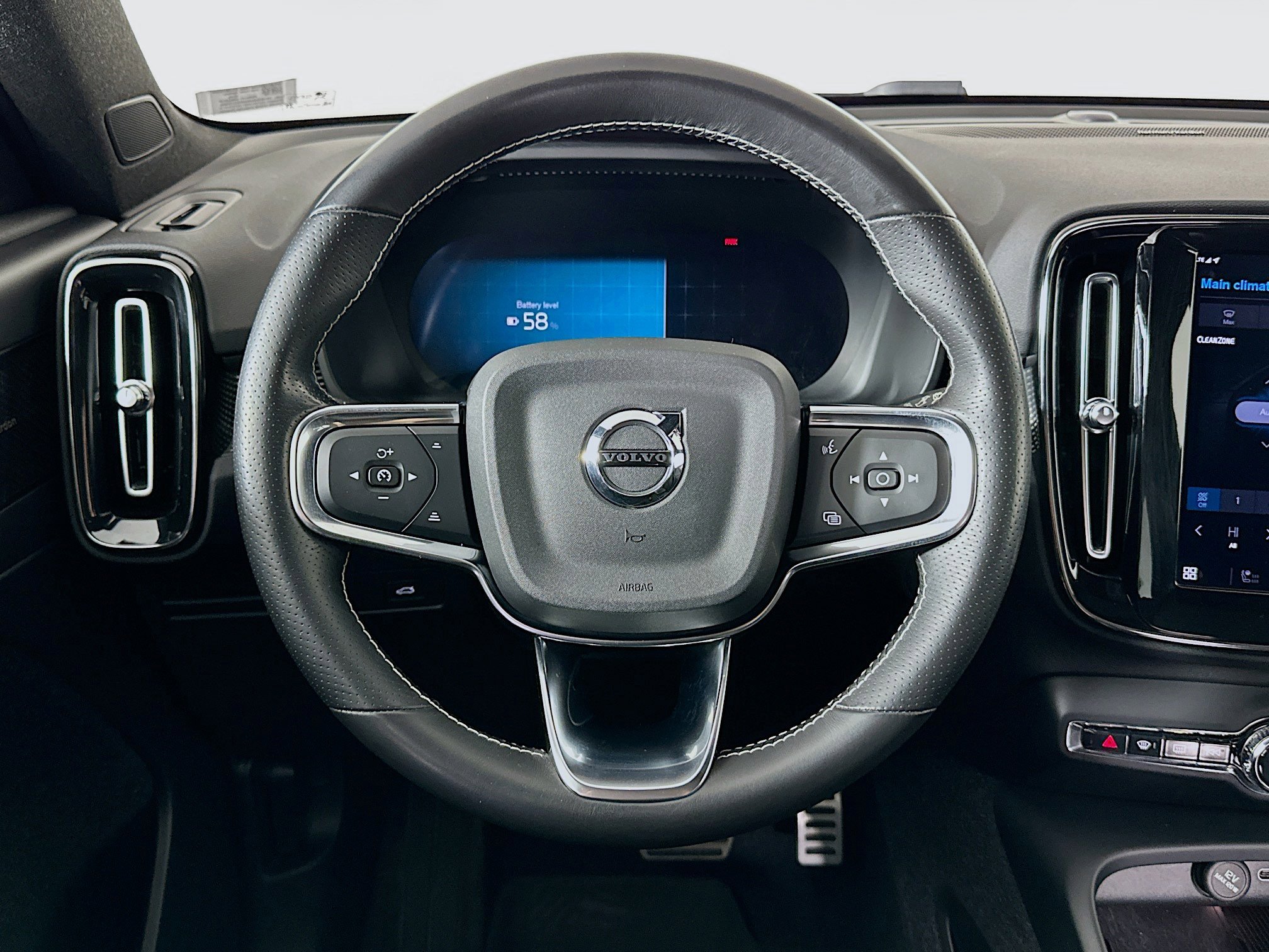 Used 2021 Volvo XC40 P8 Recharge w/ Advanced Package image 18