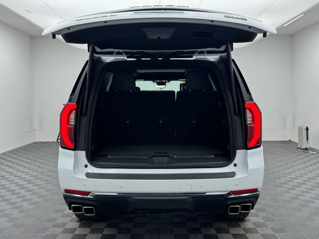 Used 2026 GMC Yukon Denali Ultimate AWD/4WD image 13