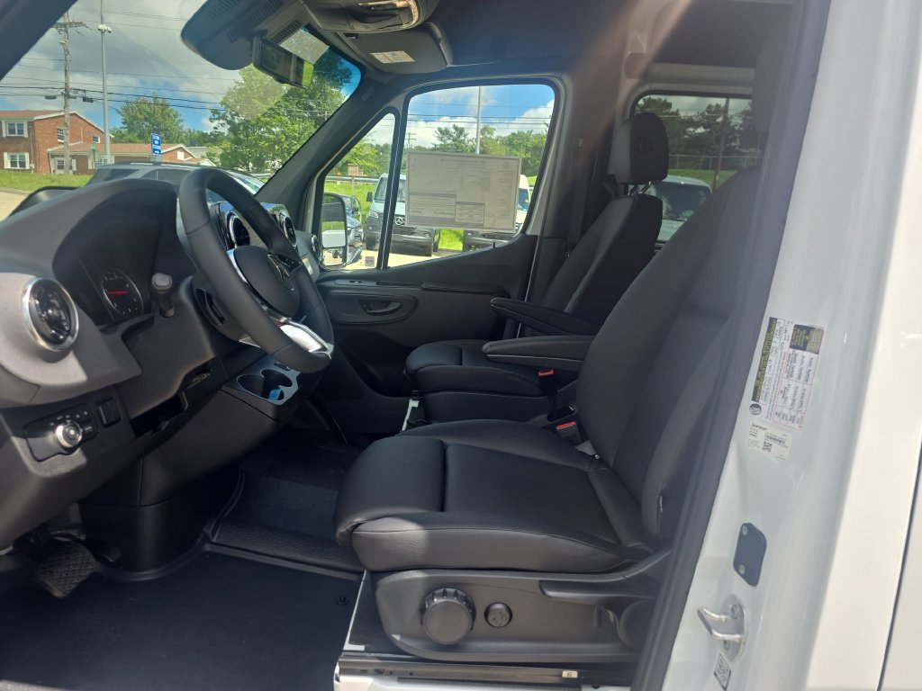 New 2026 Mercedes-Benz Sprinter 2500 image 9