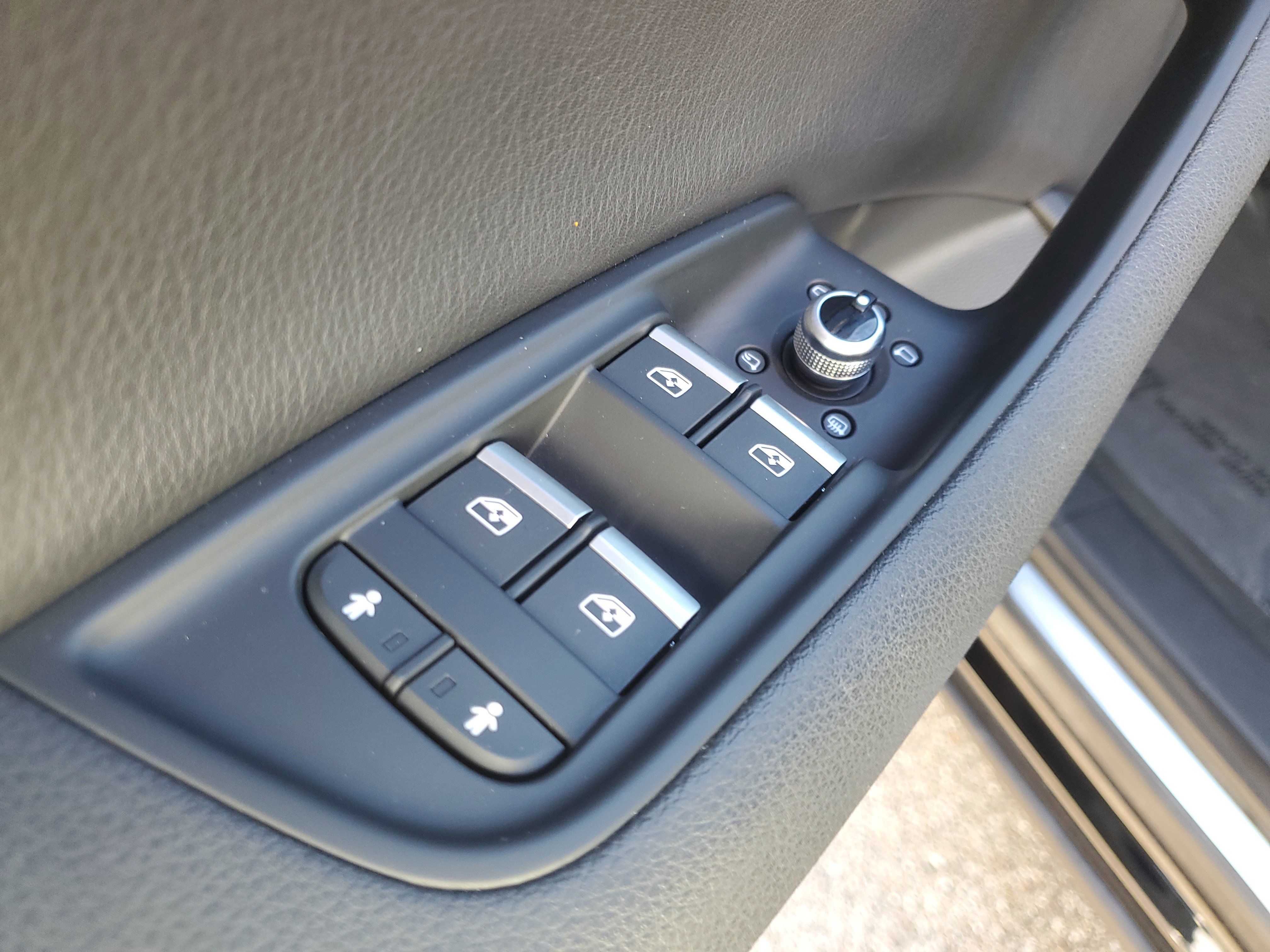 Used 2019 Audi Q7 3.0T Premium image 17