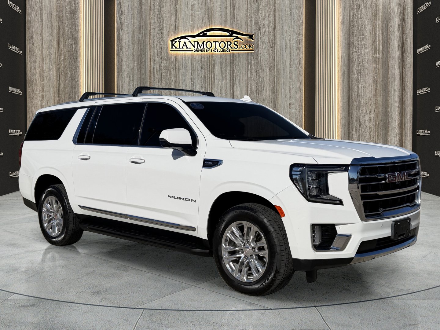 Used 2022 GMC Yukon XL SLT w/ SLT Luxury Package RWD image 1