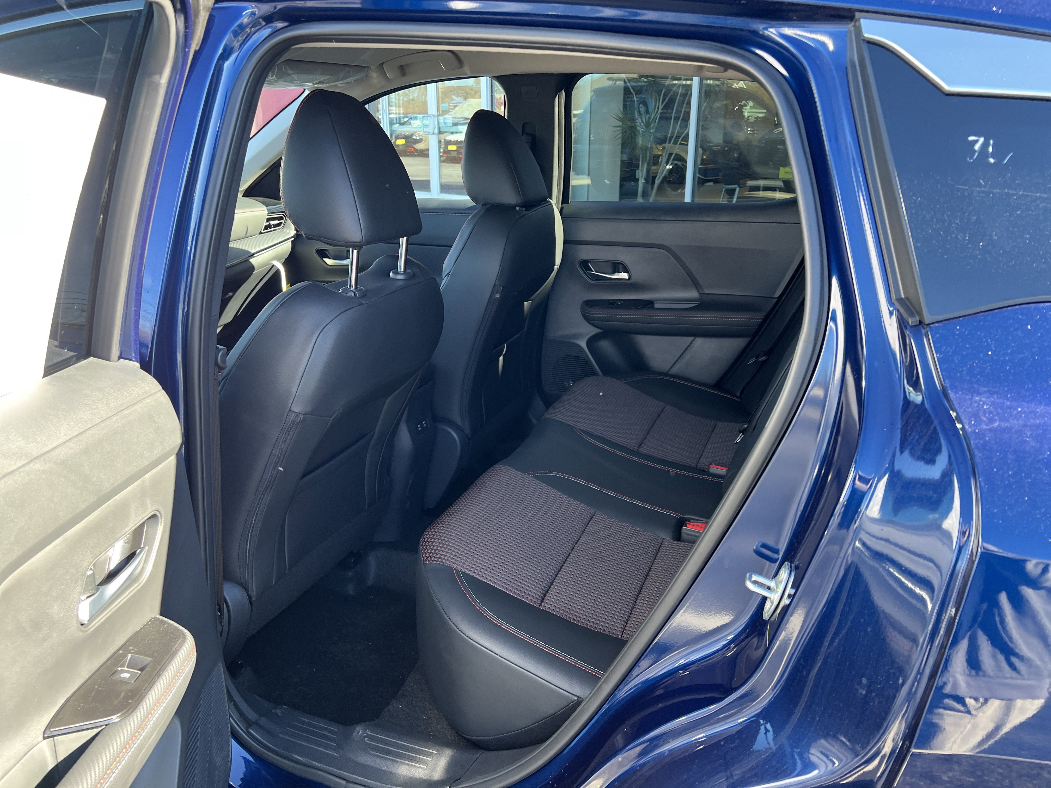 New 2025 Nissan Kicks SR image 5