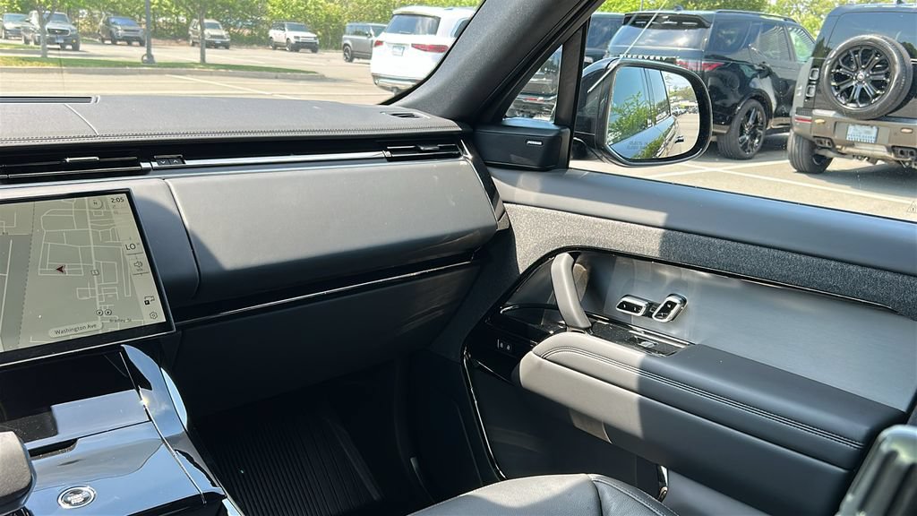 Certified 2025 Land Rover Range Rover Sport AWD/4WD image 25