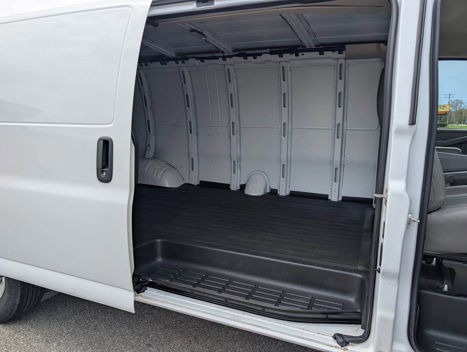 Used 2025 Chevrolet Express 2500 Extended w/ Driver Convenience Package RWD image 20