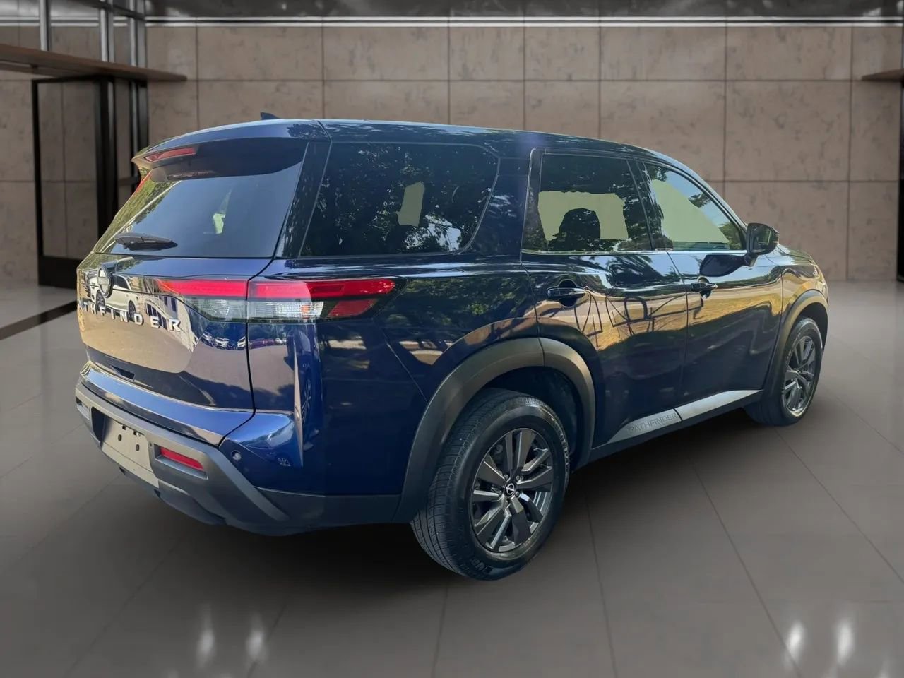 Used 2022 Nissan Pathfinder S FWD image 6