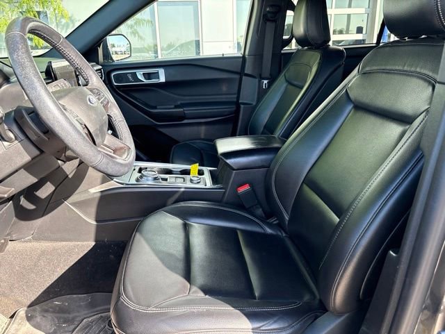 Used 2020 Ford Explorer XLT w/ Equipment Group 202A AWD/4WD image 11