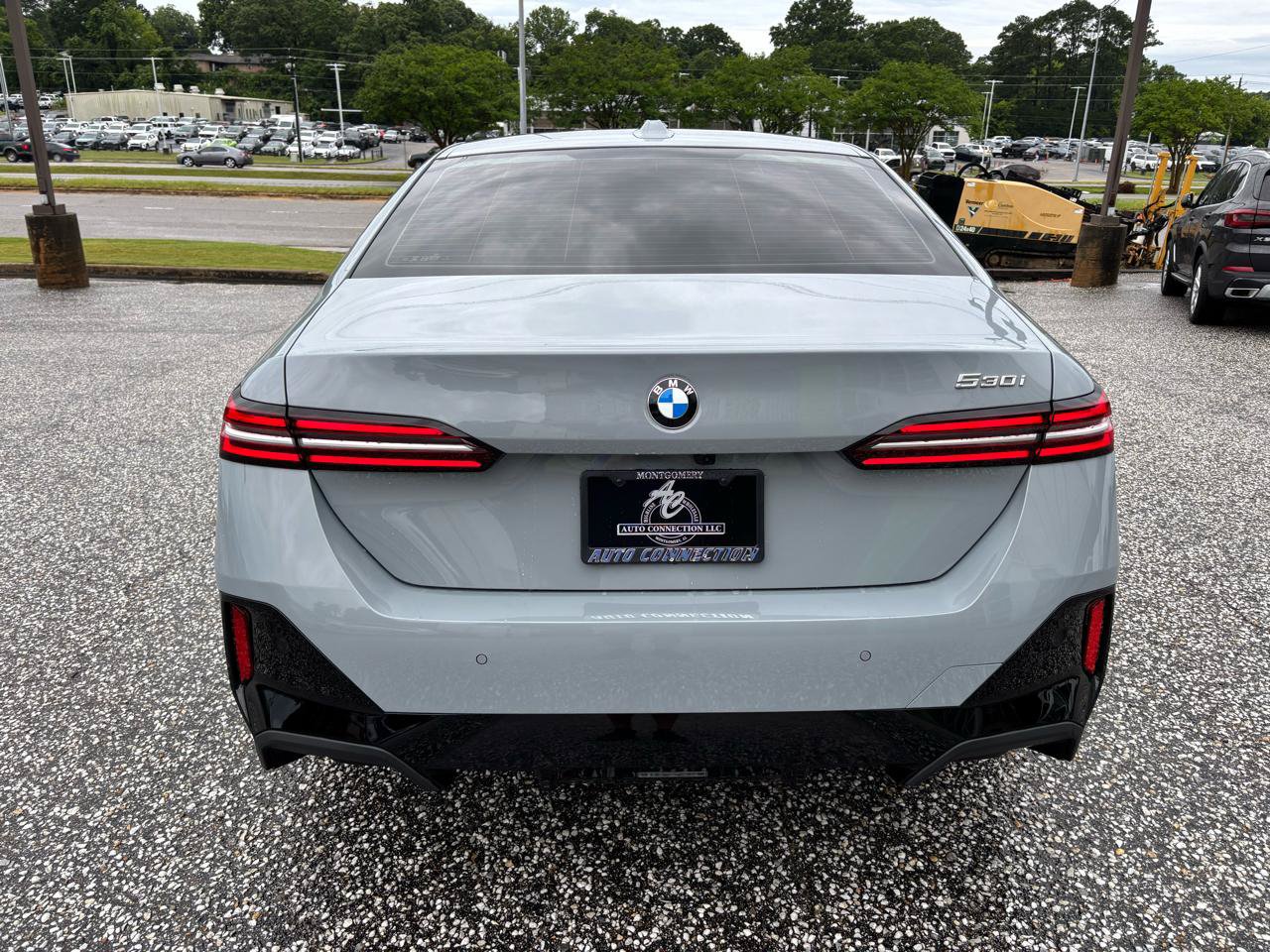 Used 2026 BMW 530i w/ M Sport Package RWD image 6