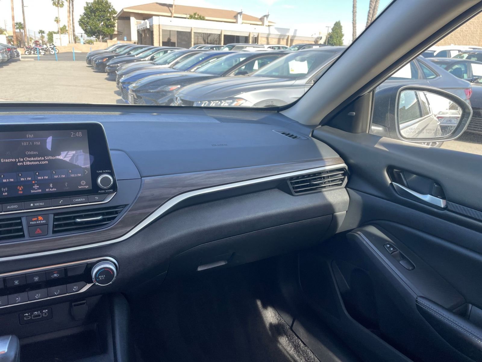 Used 2025 Nissan Altima 2.5 SV FWD image 35