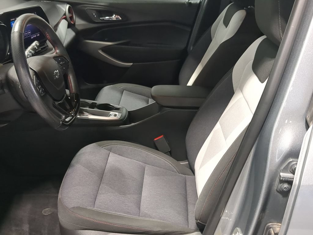 Used 2024 Chevrolet Trax RS w/ Driver Confidence Package FWD image 20