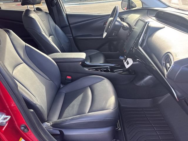 Used 2017 Toyota Prius Prime Advanced w/ Carpet Mat Package image 16
