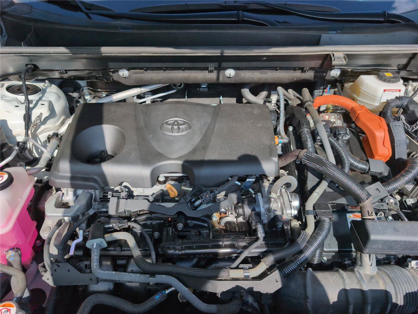 Used 2022 Toyota RAV4 XLE Premium AWD/4WD image 16