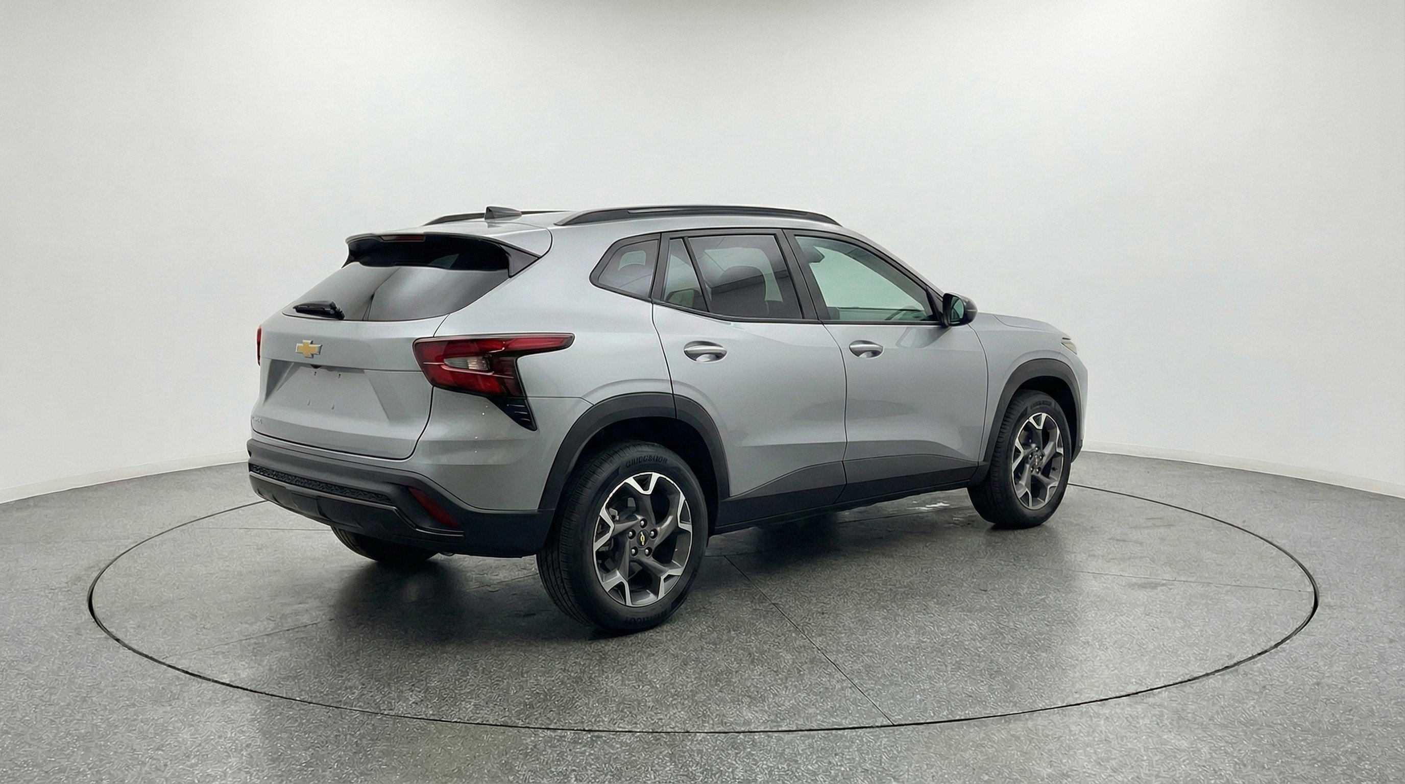 Used 2025 Chevrolet Trax LT w/ LT Convenience Package FWD image 9