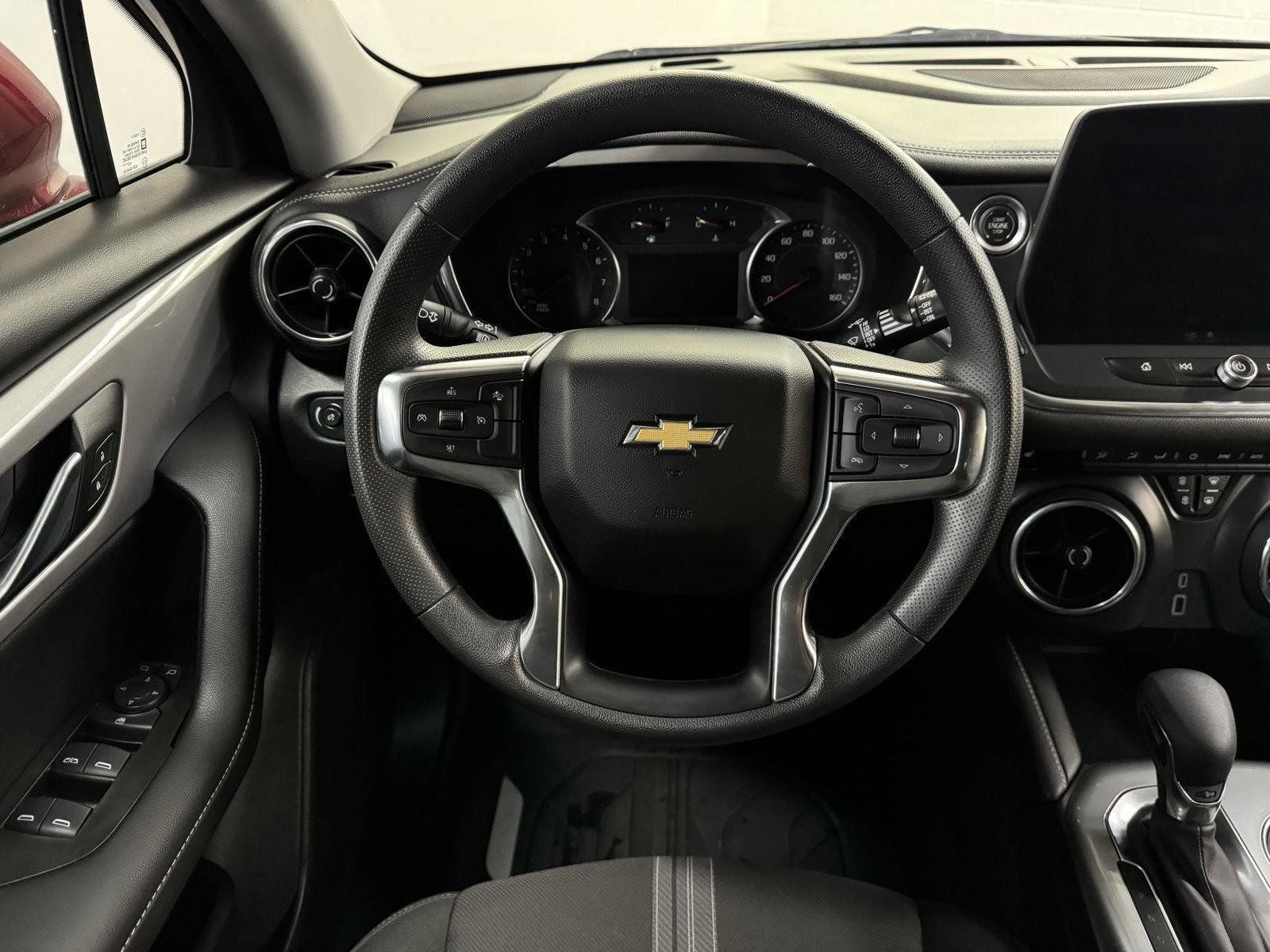 Used 2025 Chevrolet Blazer LT w/ Driver Confidence Package image 12