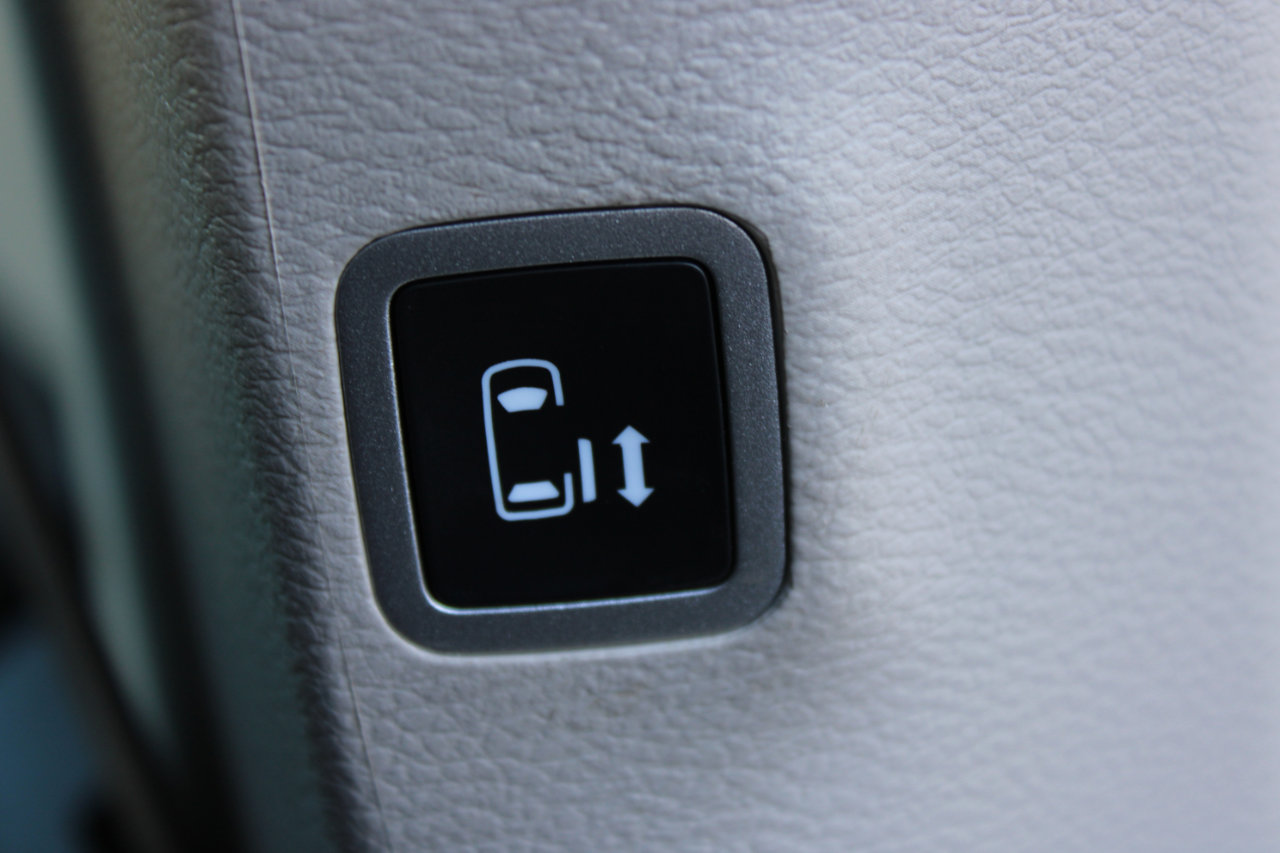 Used 2023 Chrysler Pacifica Touring-L image 39