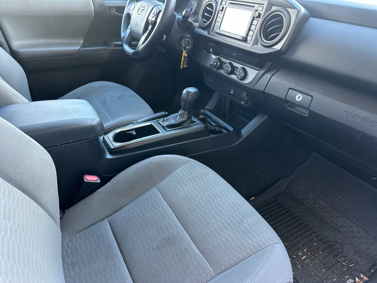 Used 2019 Toyota Tacoma SR image 12