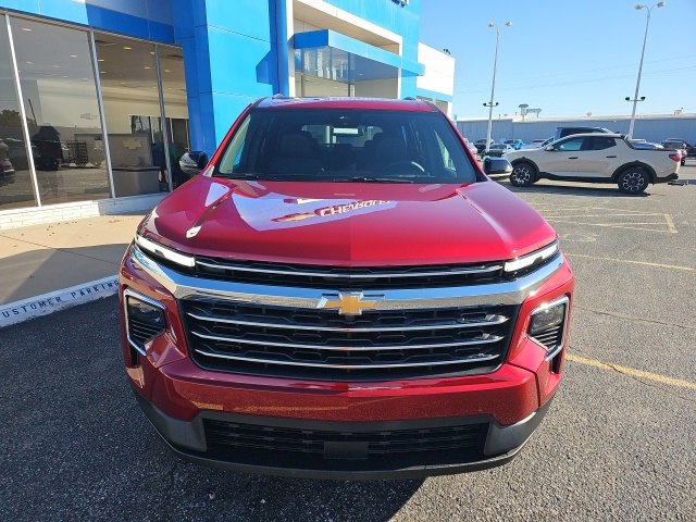 New 2026 Chevrolet Traverse LT image 2