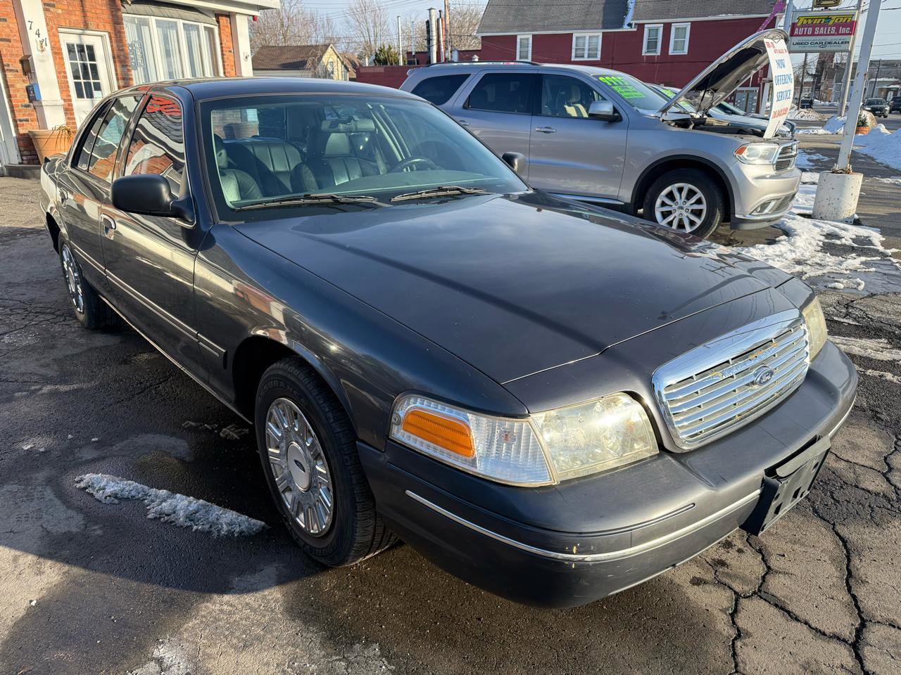 Used 2005 Ford Crown Victoria Police Interceptor RWD image 3