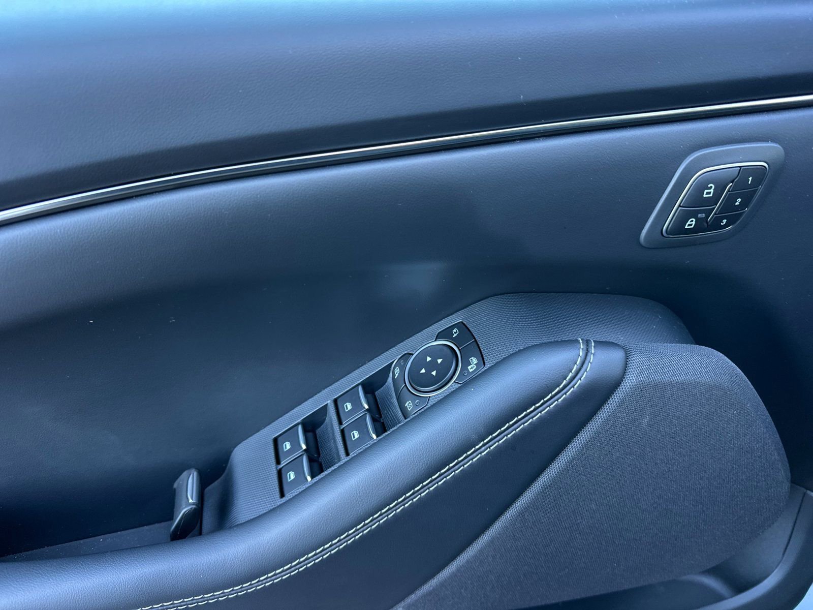 Used 2024 Ford Mustang Mach-E Select w/ Comfort Package Lite image 11