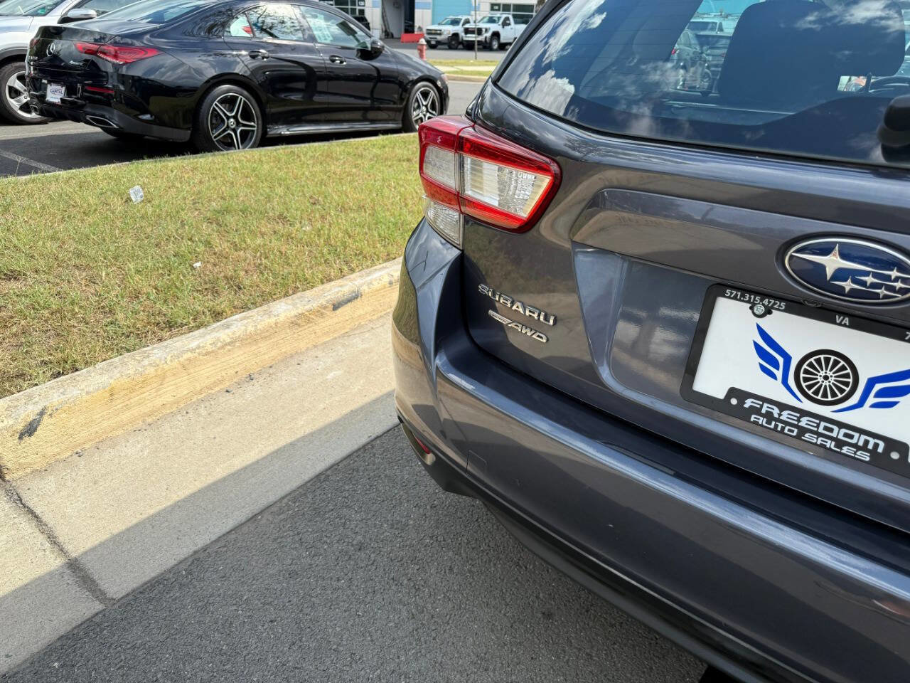 Used 2017 Subaru Impreza 2.0i Premium image 9