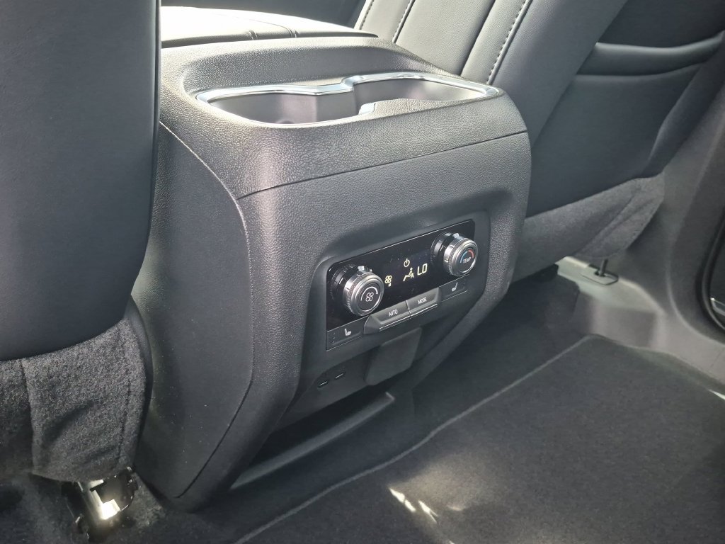 New 2026 GMC Acadia Elevation w/ Elevation Premium Package AWD/4WD image 33
