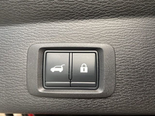 Used 2022 Mitsubishi Outlander SE image 8