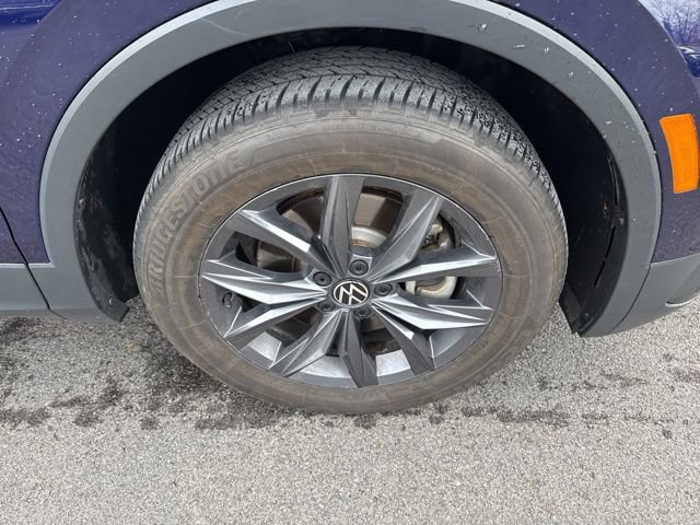 Used 2023 Volkswagen Tiguan SE w/ Panoramic Sunroof Package image 33