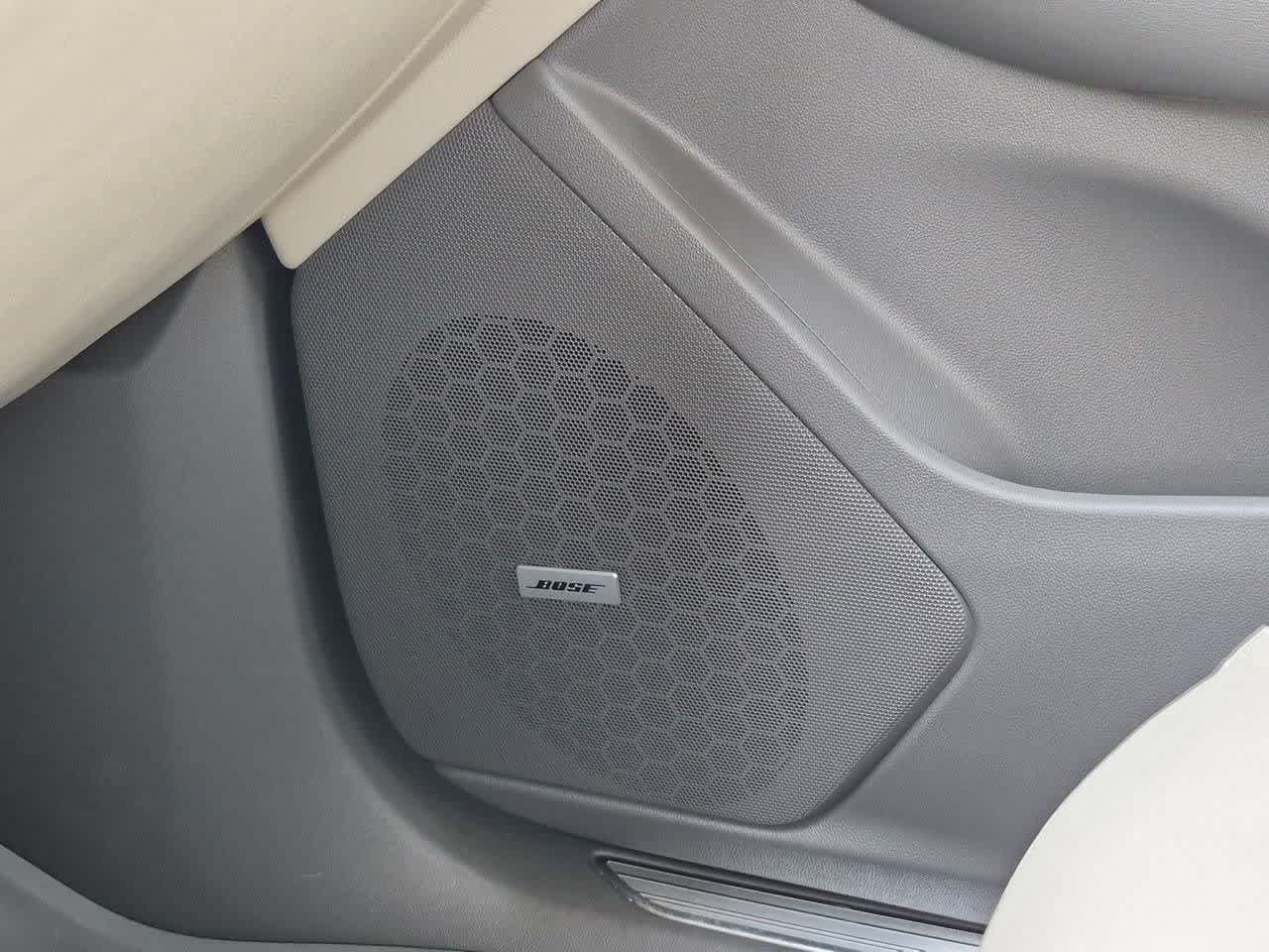 Used 2020 Cadillac XT5 Premium Luxury w/ LPO, Floor Liner Package FWD image 30