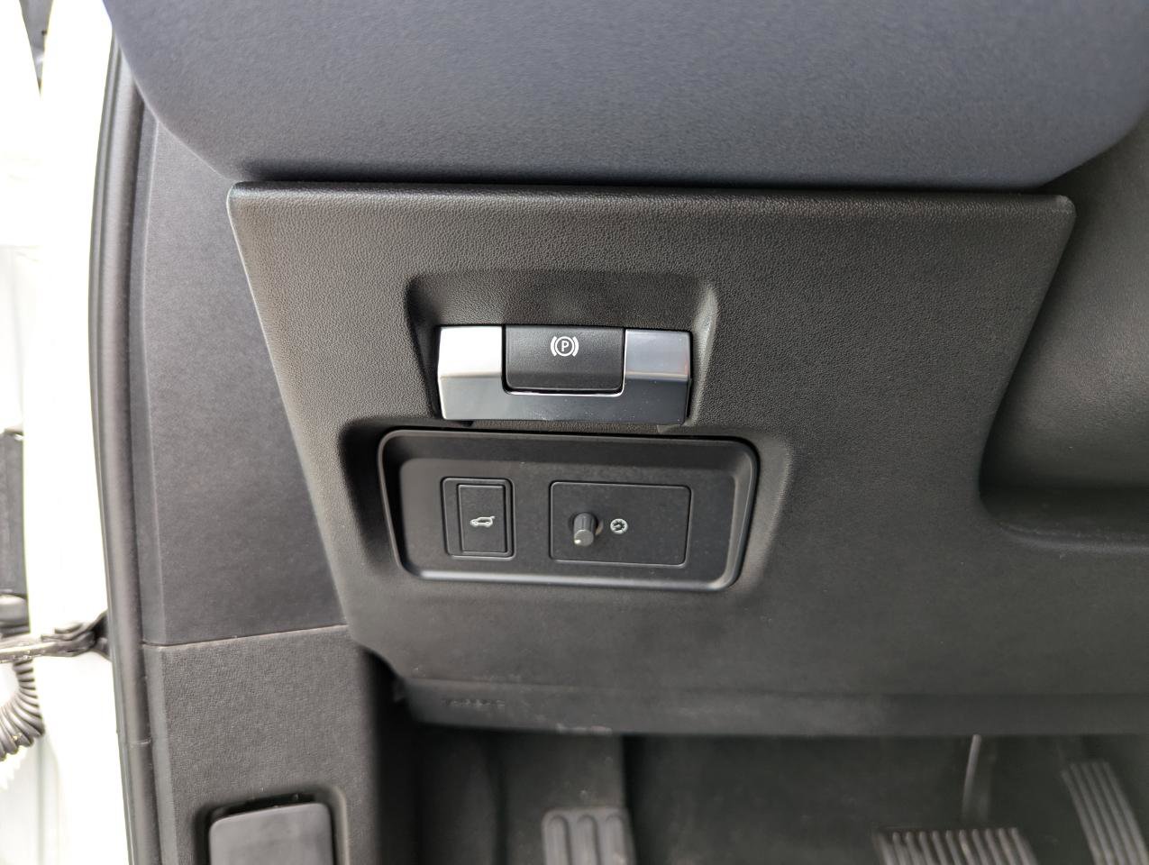 Used 2020 Land Rover Range Rover Evoque SE AWD/4WD image 14
