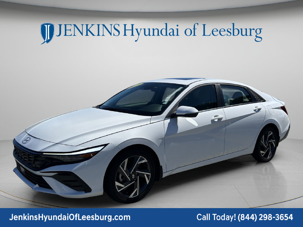 Certified 2025 Hyundai Elantra Limited FWD image 11