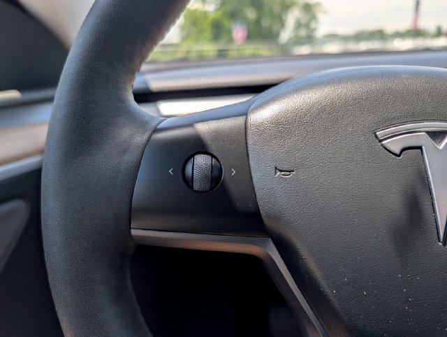 Used 2023 Tesla Model Y Long Range AWD/4WD image 21