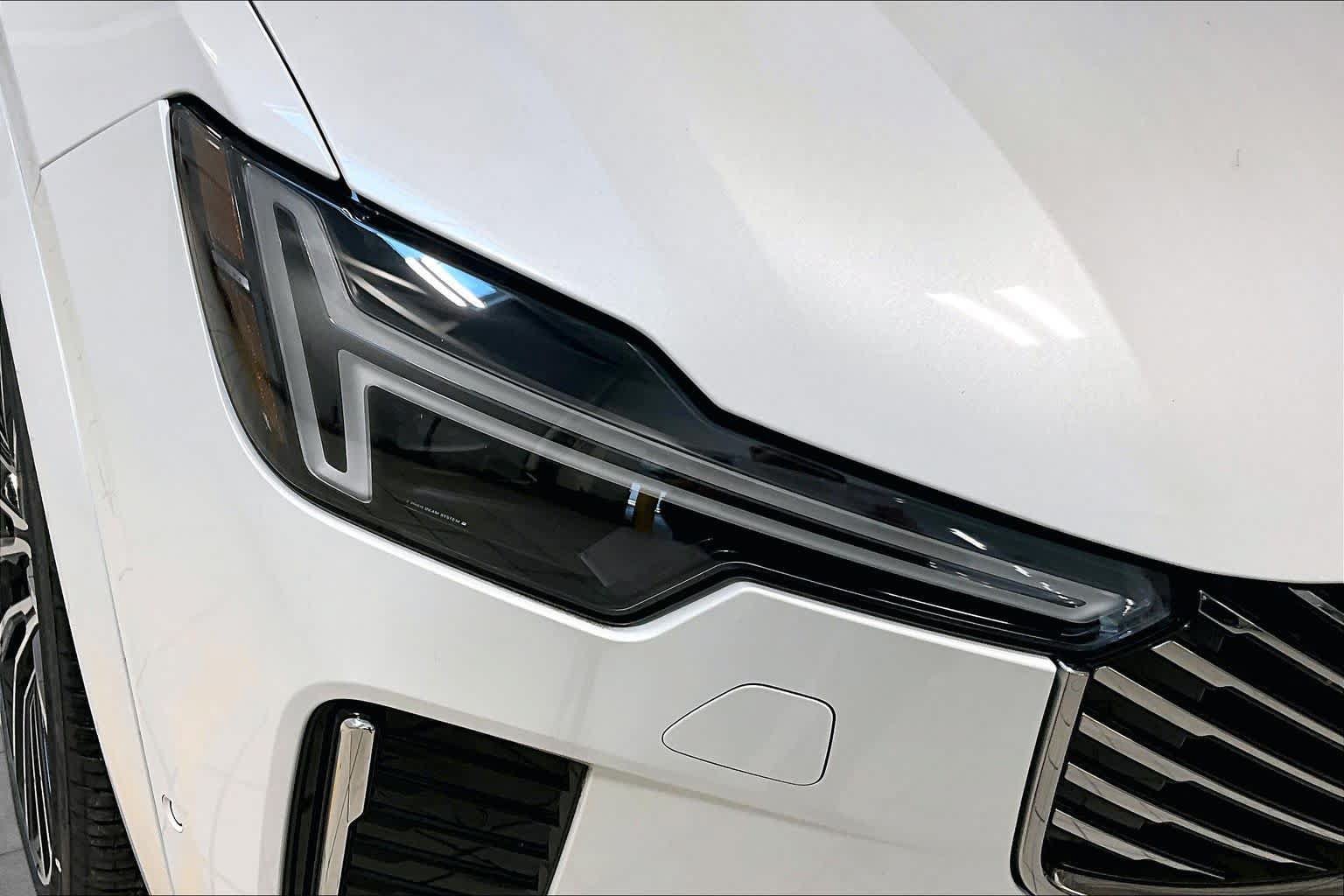 New 2026 Volvo XC90 B6 Plus w/ Protection Package Premier AWD/4WD image 15