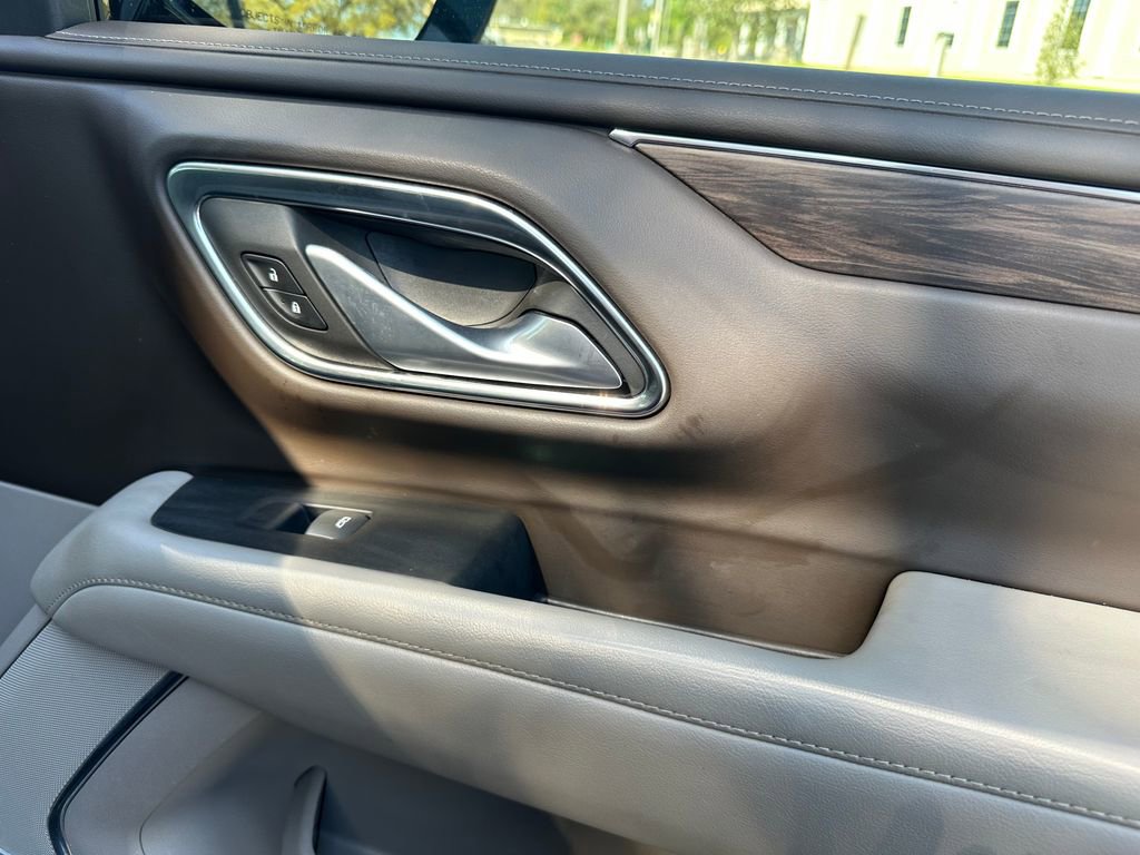 Used 2022 Chevrolet Suburban LT w/ Luxury Package image 53