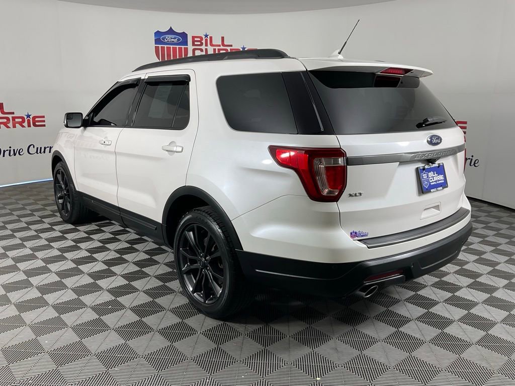 Certified 2018 Ford Explorer XLT w/ Equipment Group 202A image 5