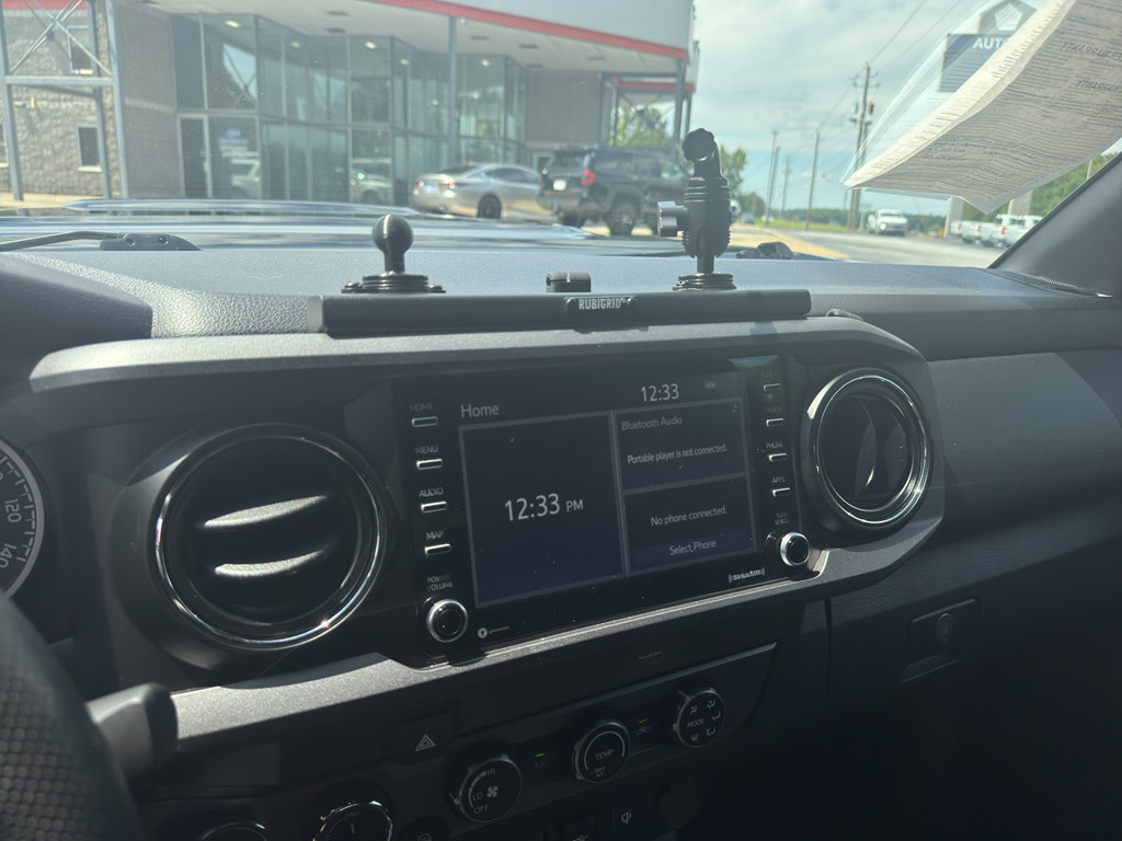 Used 2020 Toyota Tacoma TRD Sport AWD/4WD image 14
