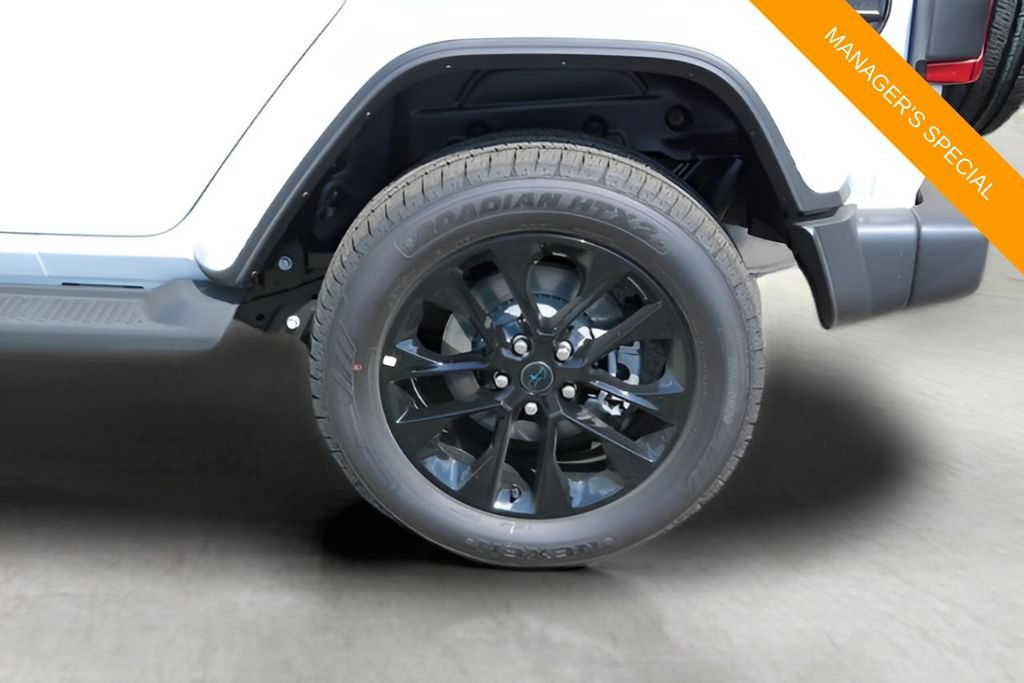 New 2025 Jeep Wrangler Unlimited Sahara AWD/4WD image 9