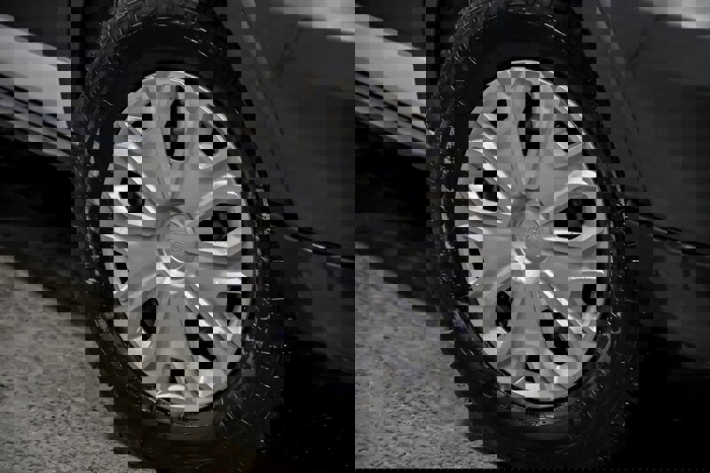 Used 2019 Ford Transit 150 XLT image 3