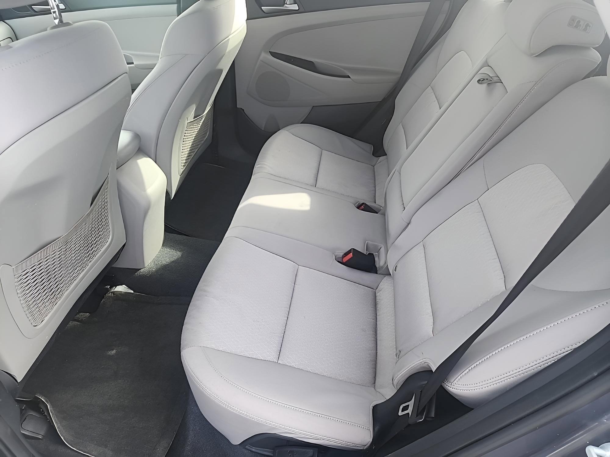 Used 2018 Hyundai Tucson SE image 13