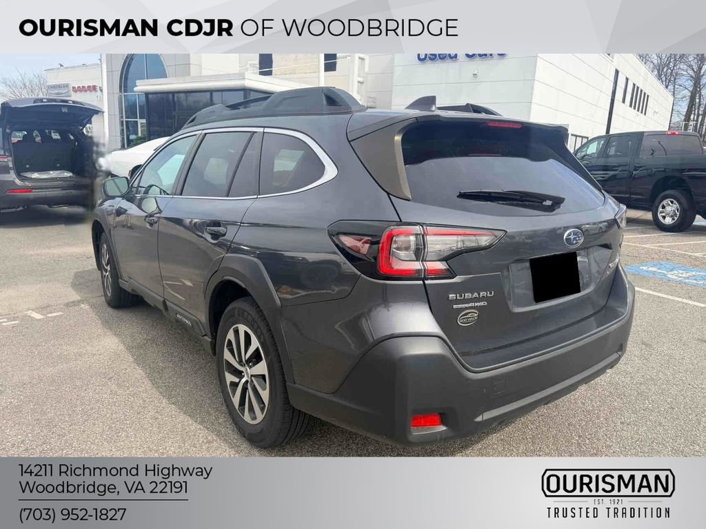 Used 2023 Subaru Outback Premium image 5