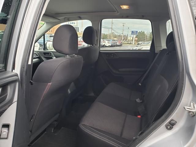 Used 2017 Subaru Forester 2.5i Premium w/ All-Weather Package image 12