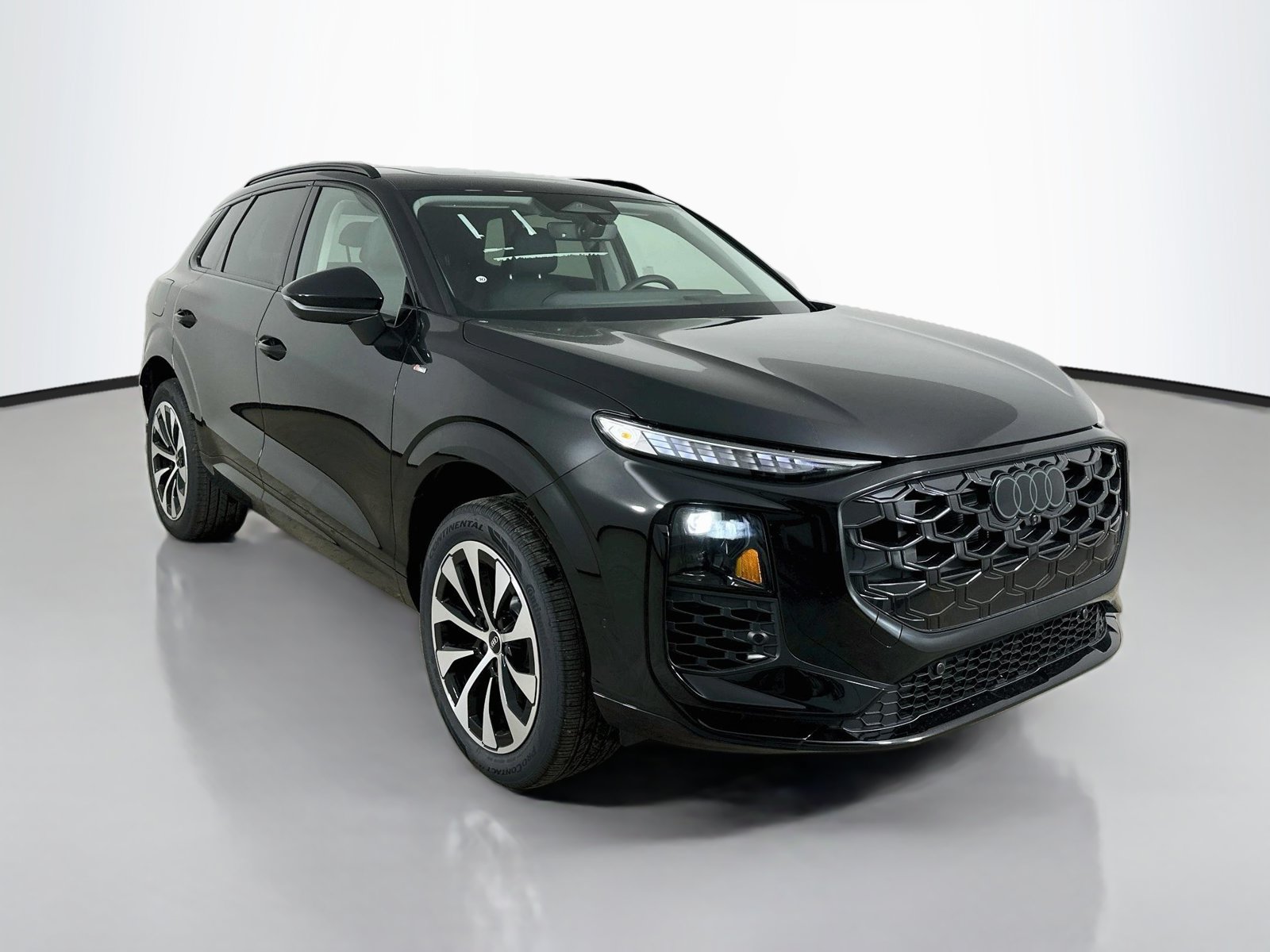 New 2026 Audi Q3 quattro 2.0T AWD/4WD image 3