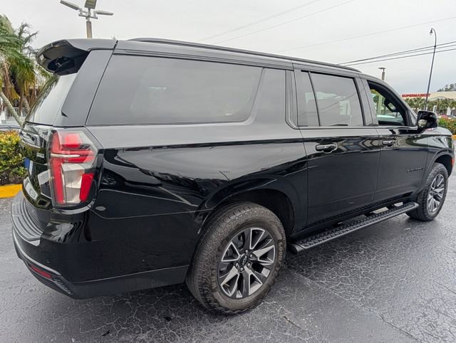 Used 2024 Chevrolet Suburban Z71 w/ Luxury Package image 17