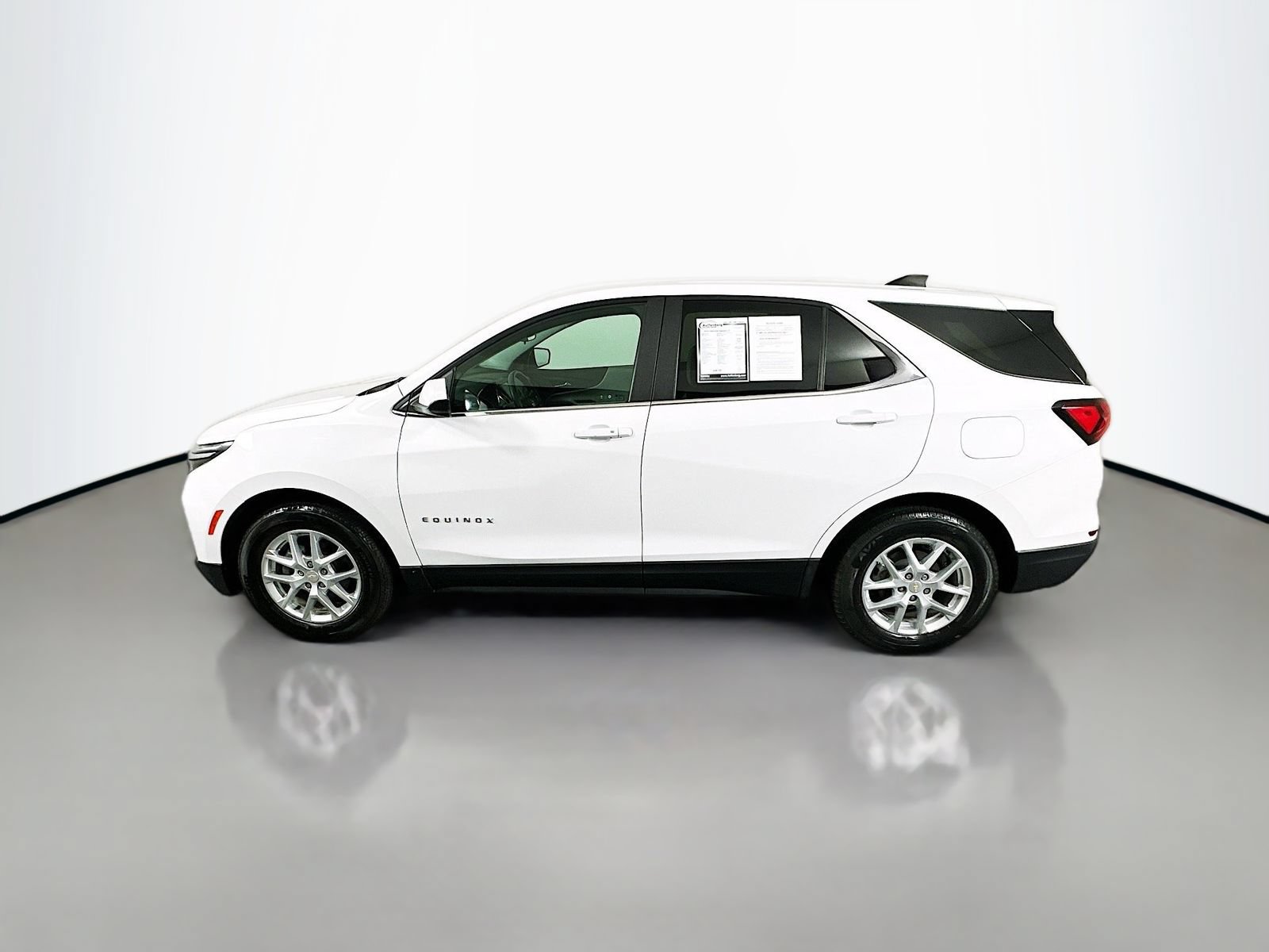 Used 2023 Chevrolet Equinox LT FWD image 4