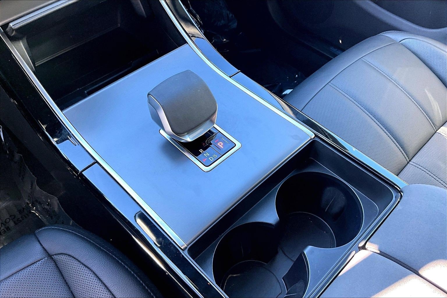 Used 2025 Land Rover Range Rover Evoque Dynamic SE image 17